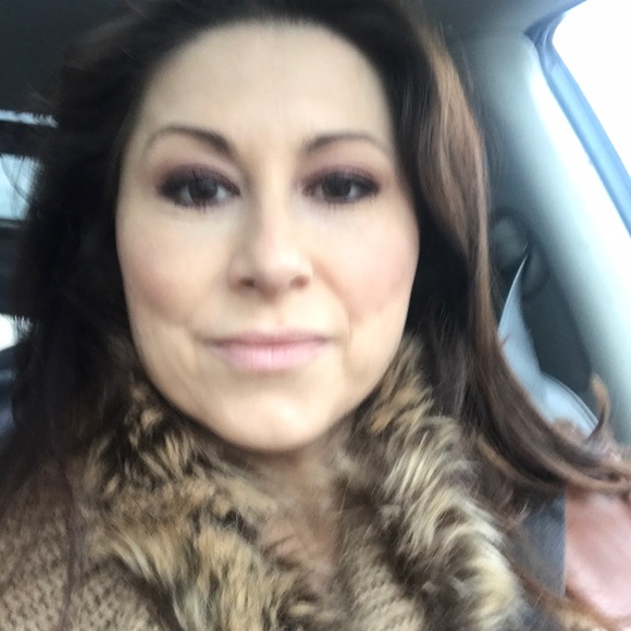 Meet your Posher, Susy - Picture 1 of 1